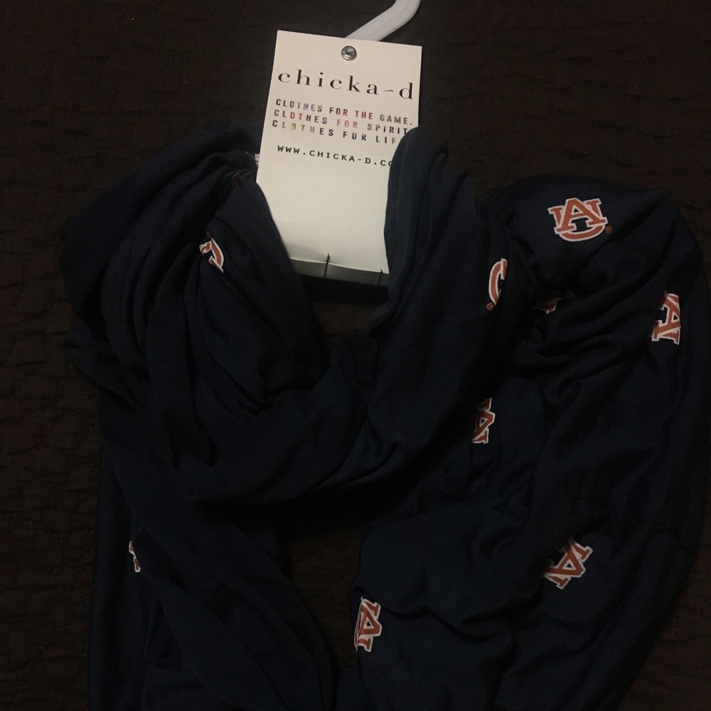 Auburn scarf